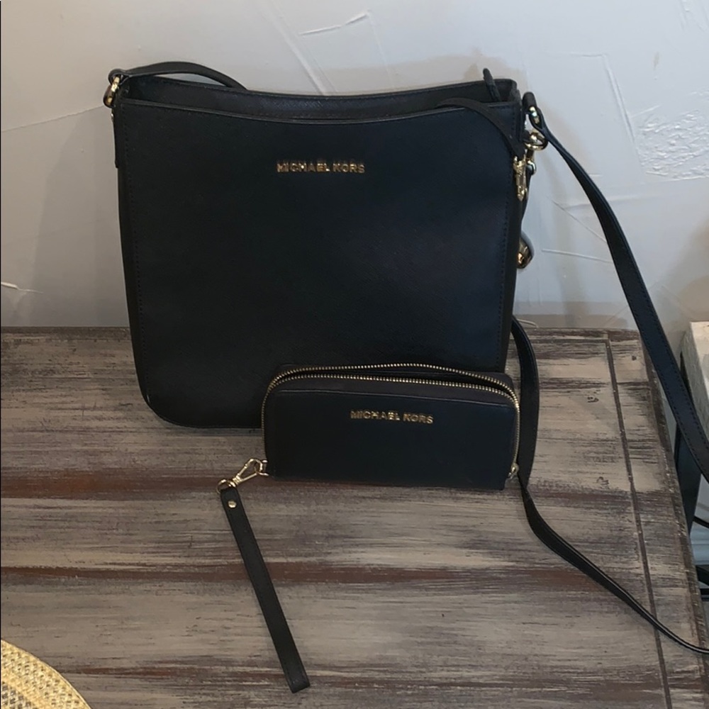 Michael Kors wristlet/wallet and purse